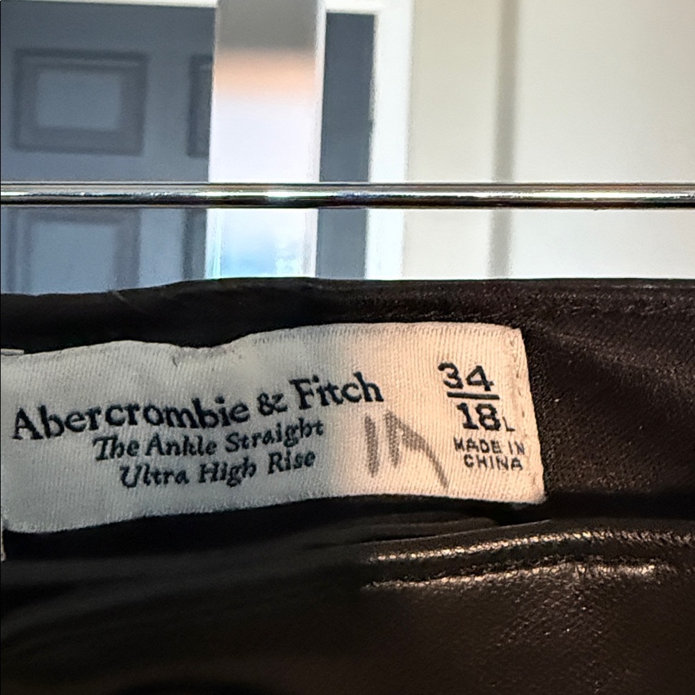 Abercrombie and Fitch Black Vegan Leather Ankle straight high rise Pant. - Picture 3 of 4